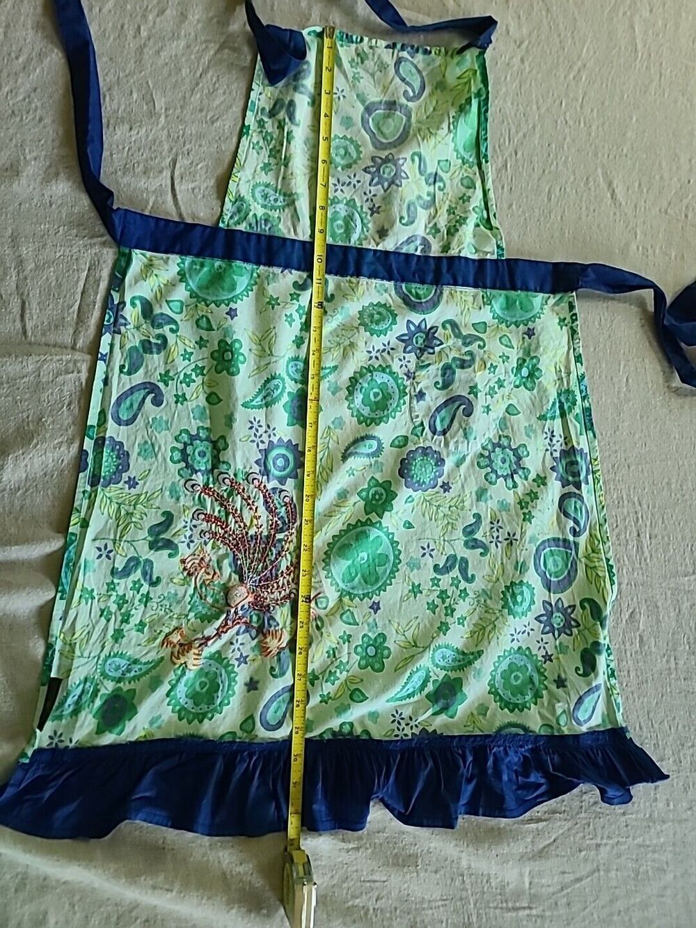 Peacock Apron With Ruffles - Picture 6 of 10